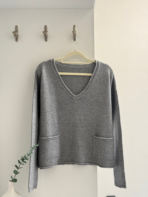 Cashmere v neck sweater for women
